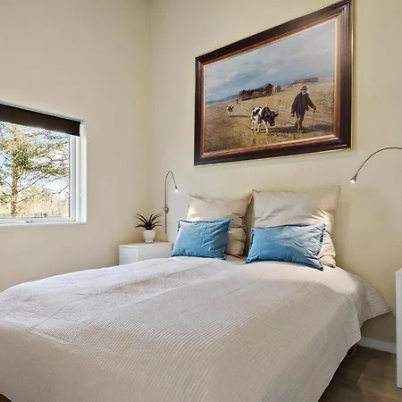 4 Bedroom Stunning In בית נופש רינגקובינג