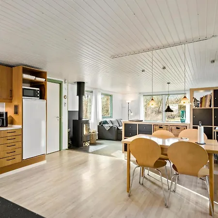 4 Bedroom Stunning In בית נופש רינגקובינג