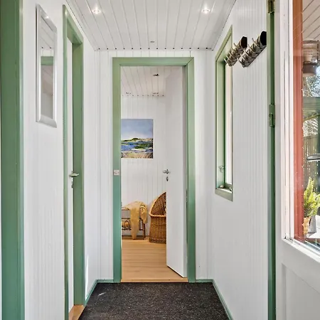 בית נופש 4 Bedroom Stunning In רינגקובינג