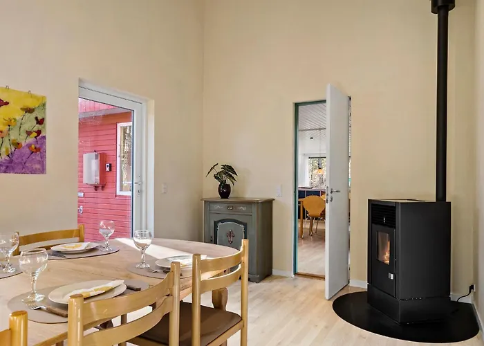 別荘 4 Bedroom Stunning In